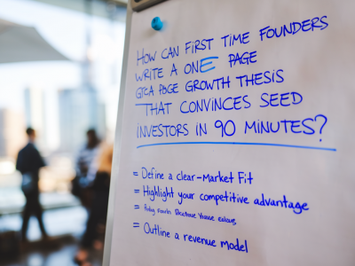 How can first-time founders write a one-page growth thesis that convinces seed investors in 90 minutes?